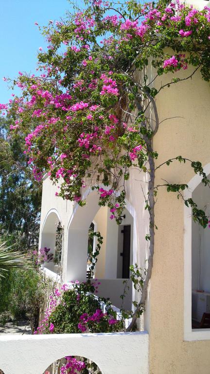 Theartemis Perissa Perissa (Santorini) Exterior foto